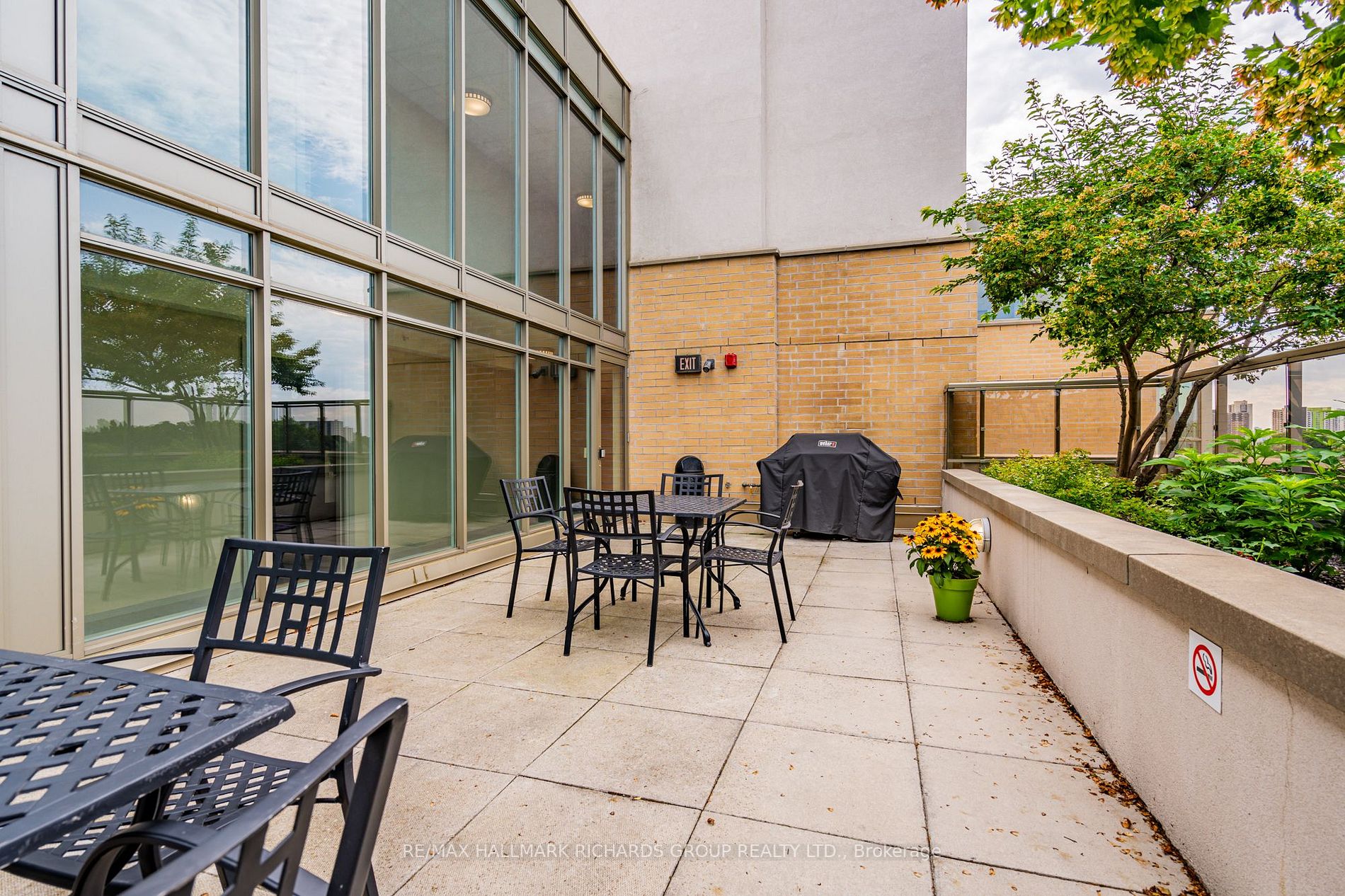 3520 Danforth Ave, #220