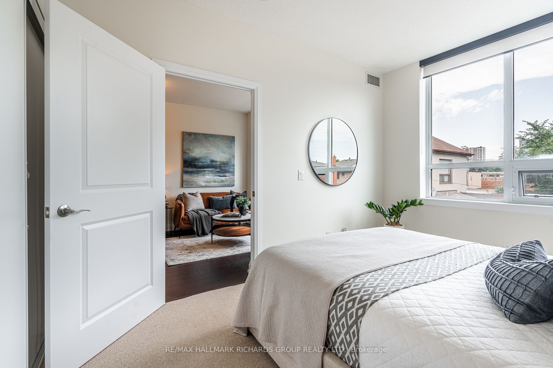 3520 Danforth Ave, #220