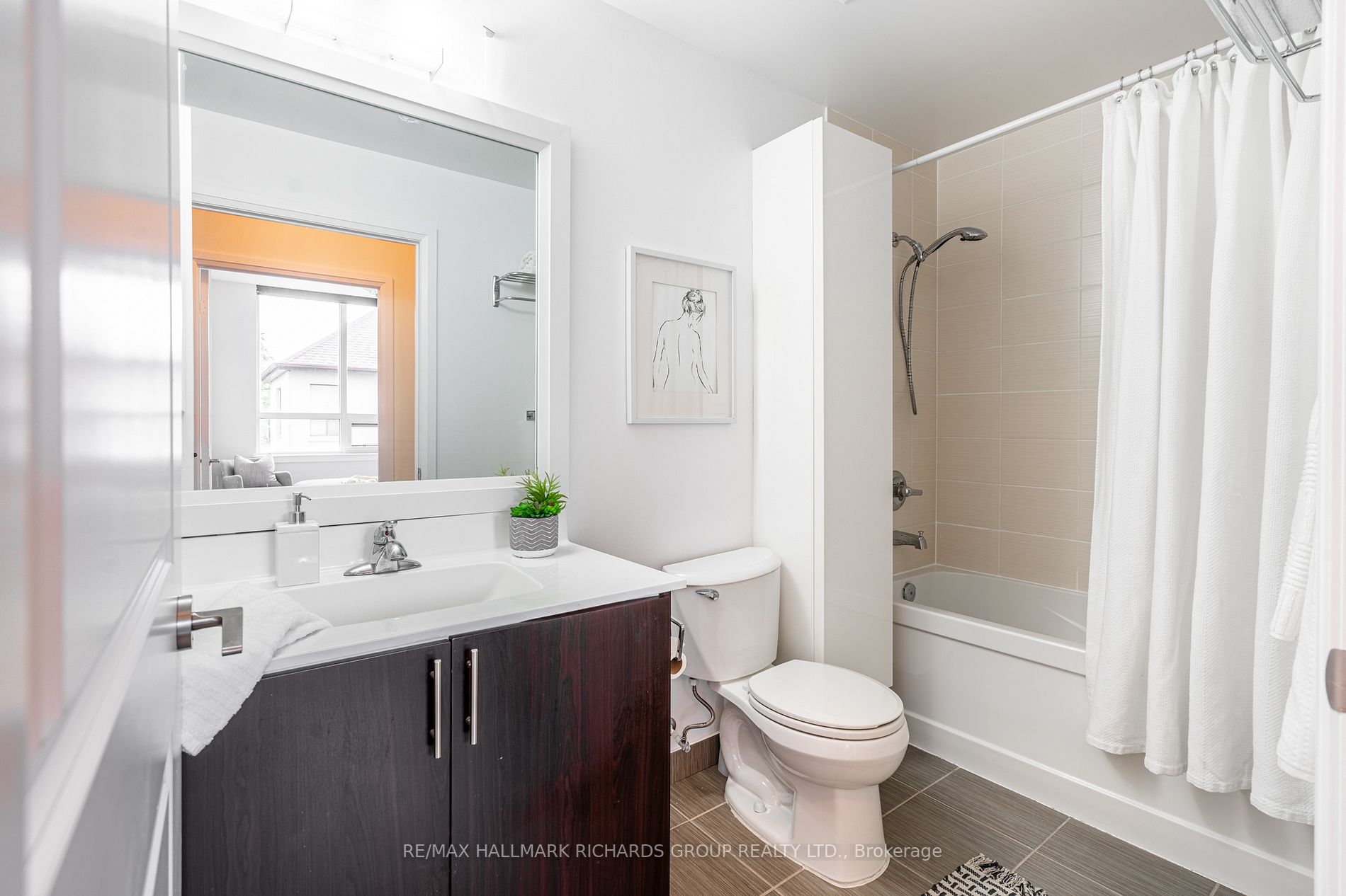3520 Danforth Ave, #220