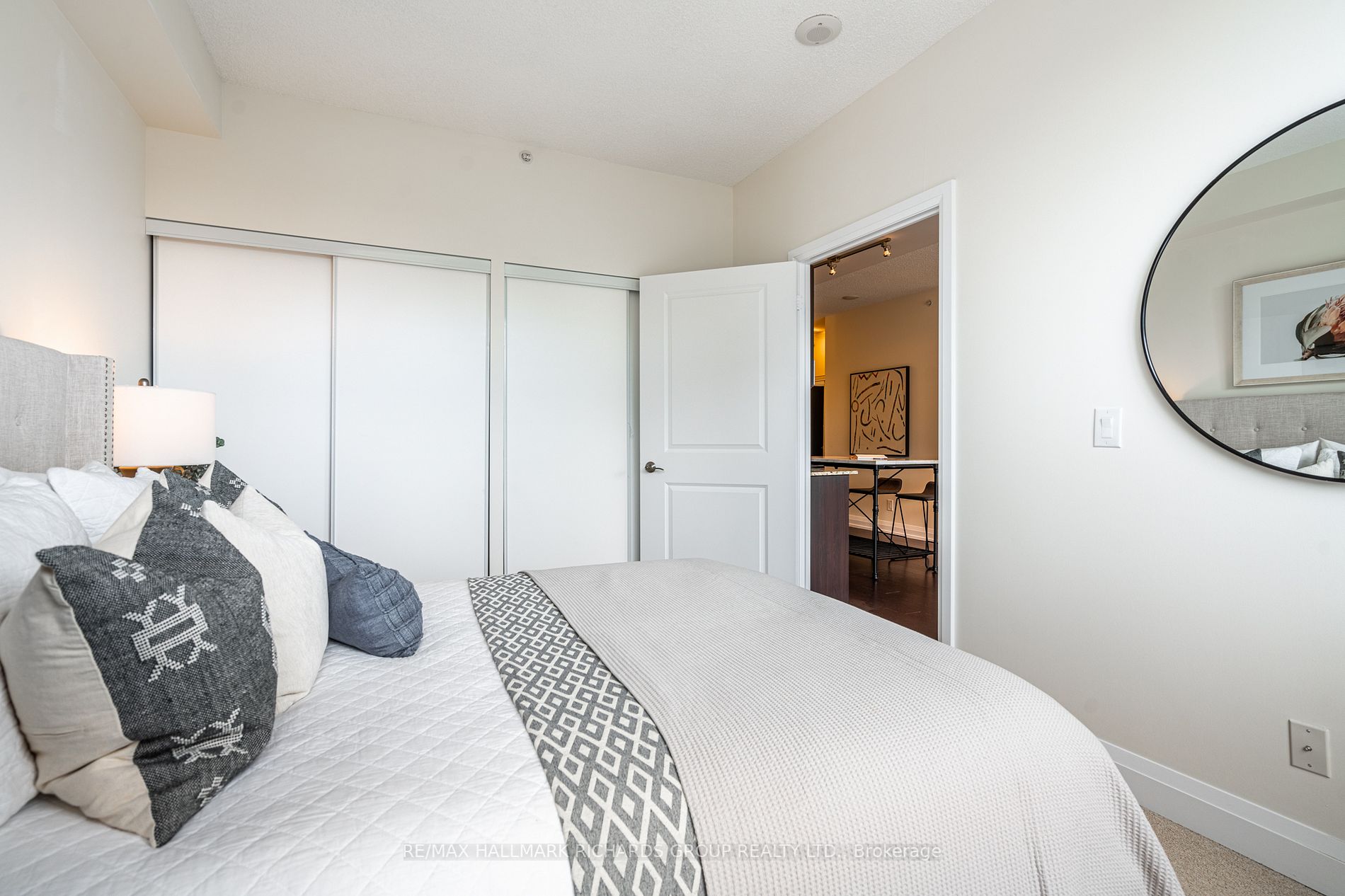 3520 Danforth Ave, #220