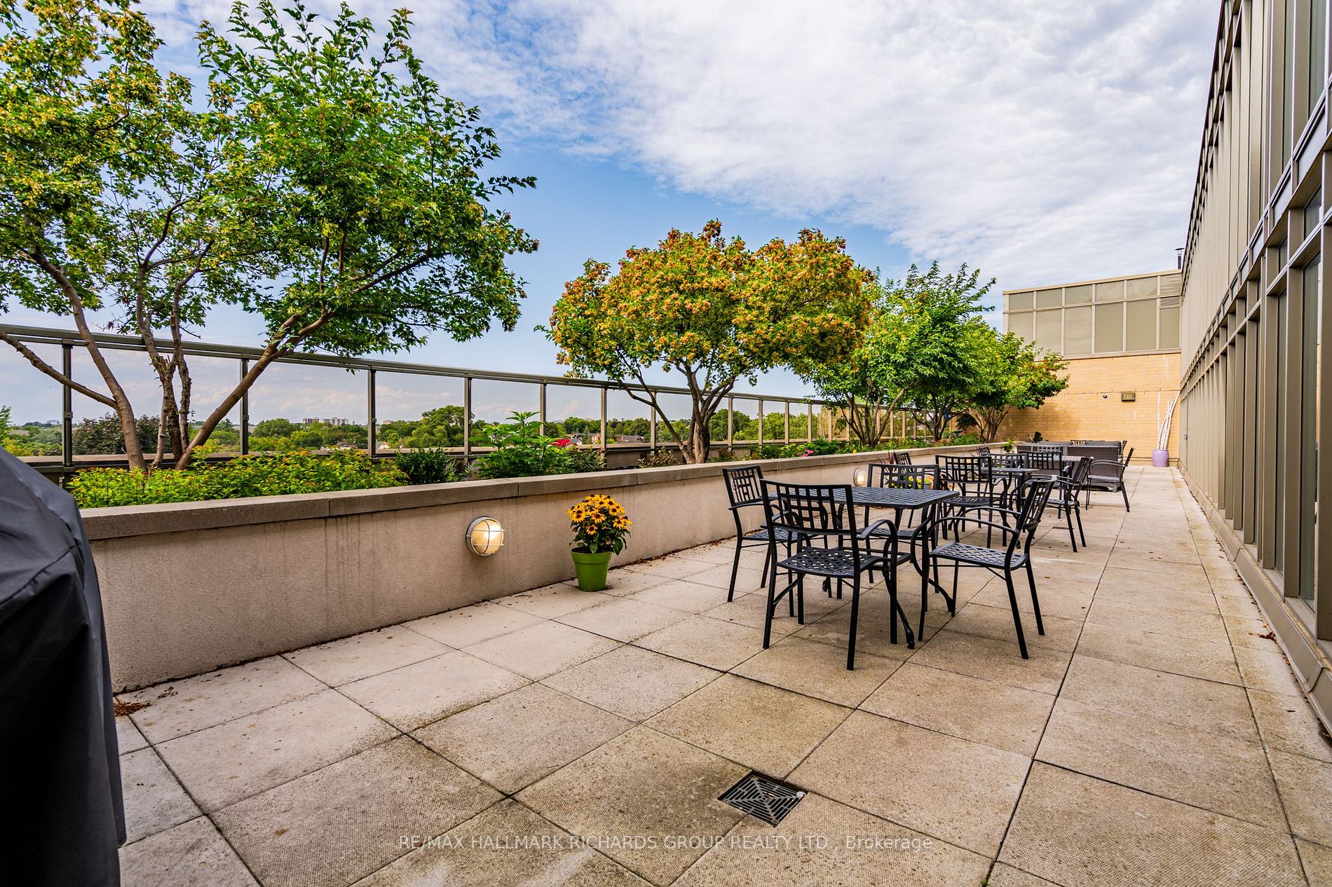 3520 Danforth Ave, #220