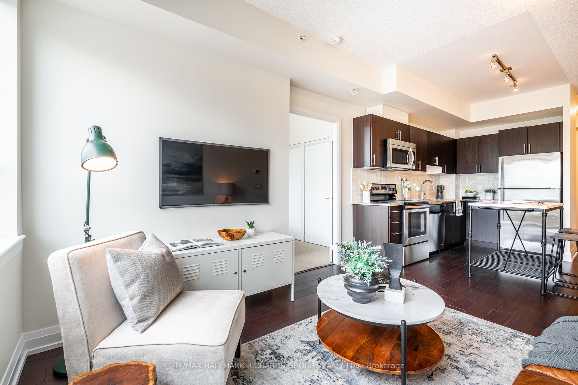 3520 Danforth Ave, #220