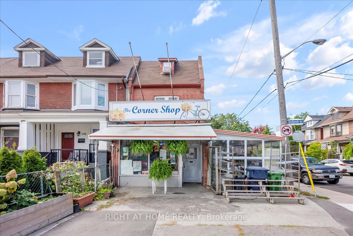110 Donlands Ave W