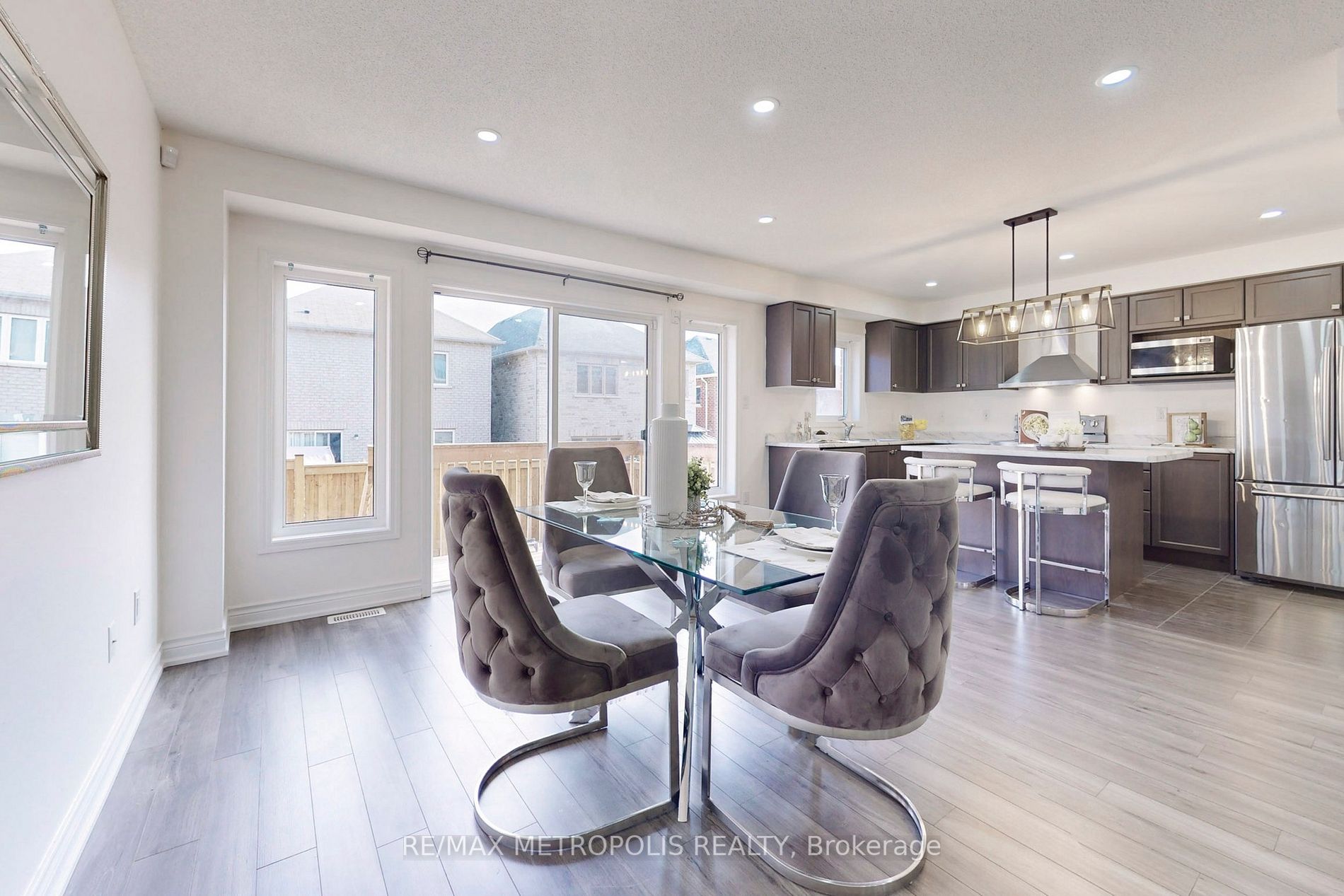 17 Camilleri Rd