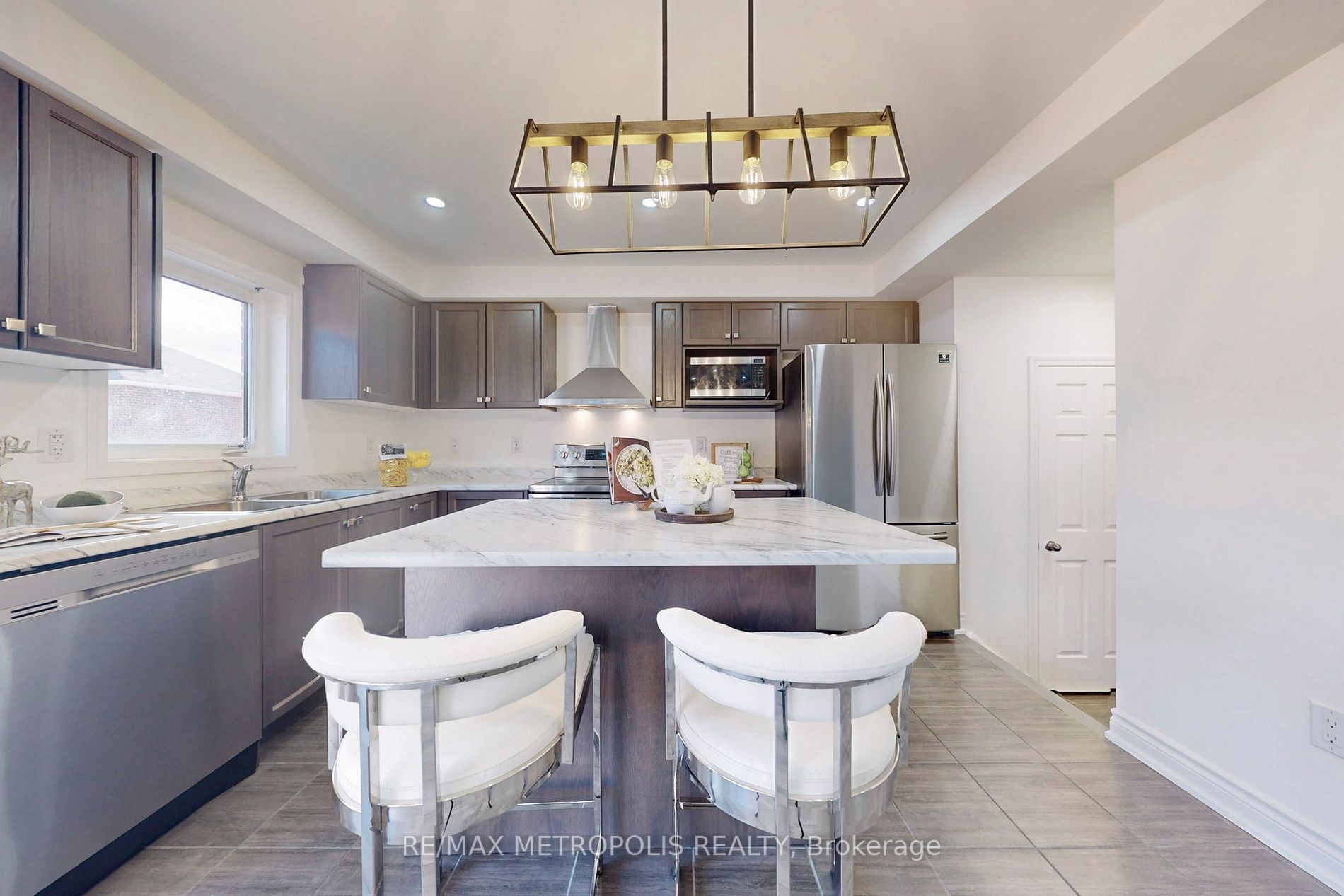 17 Camilleri Rd