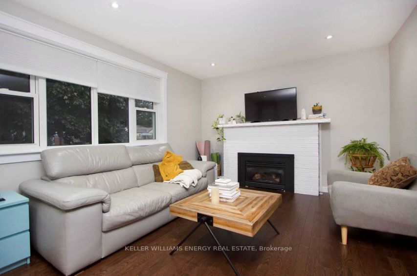 109 Allan St