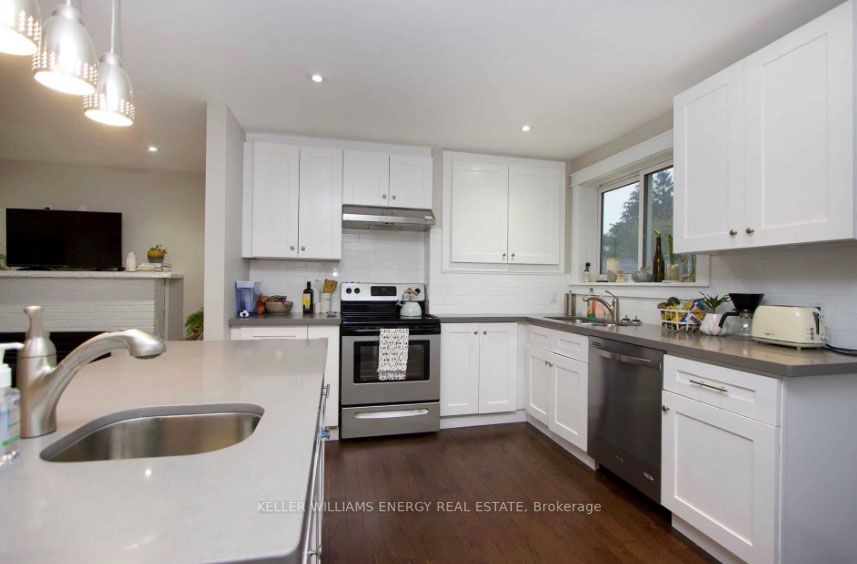 109 Allan St