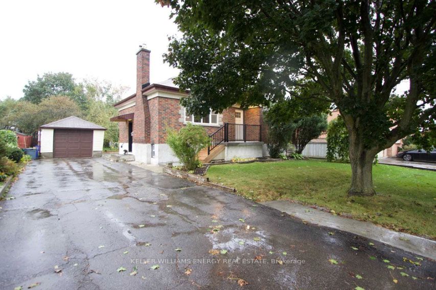 109 Allan St