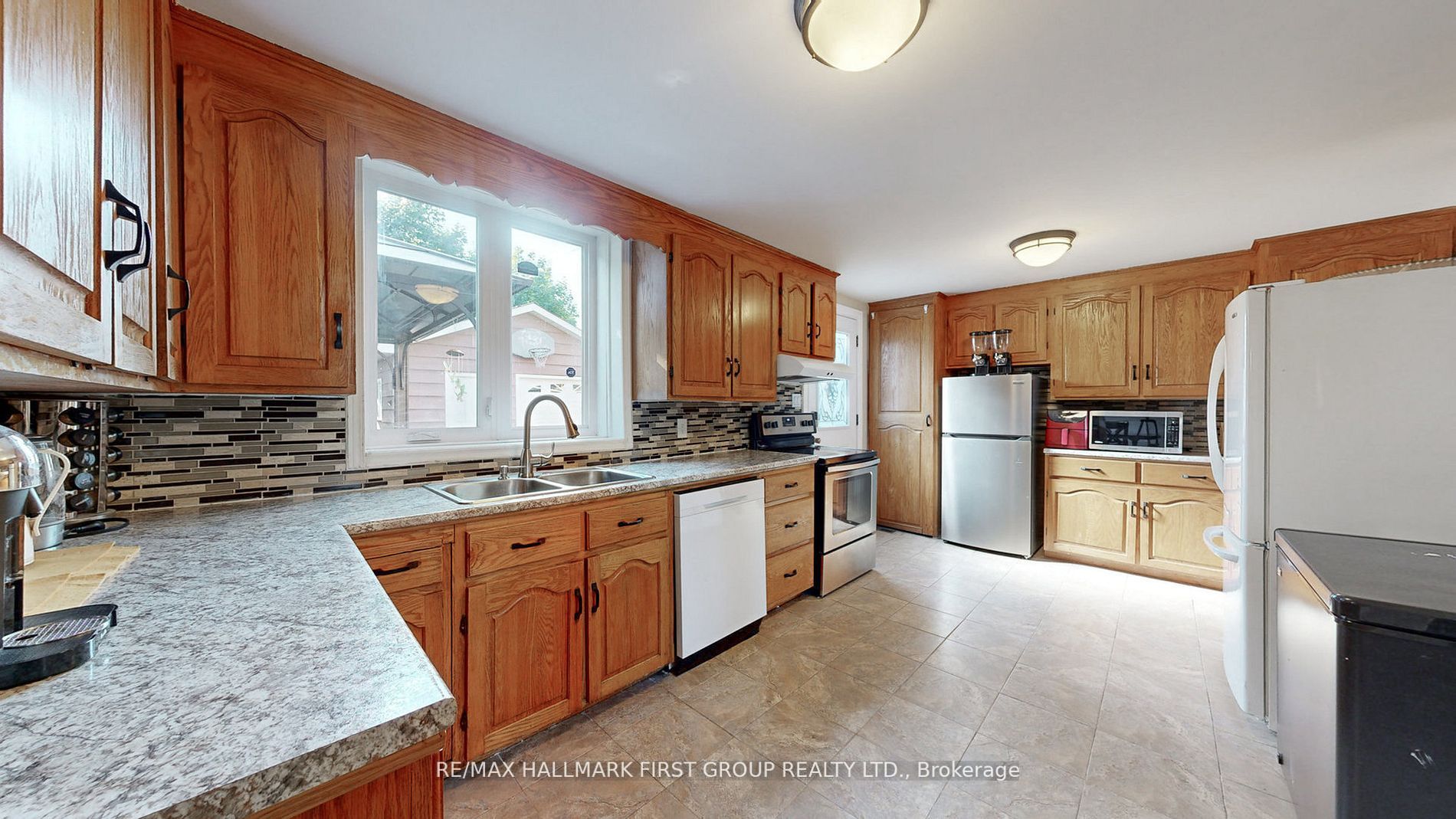 913 Greenwood Cres