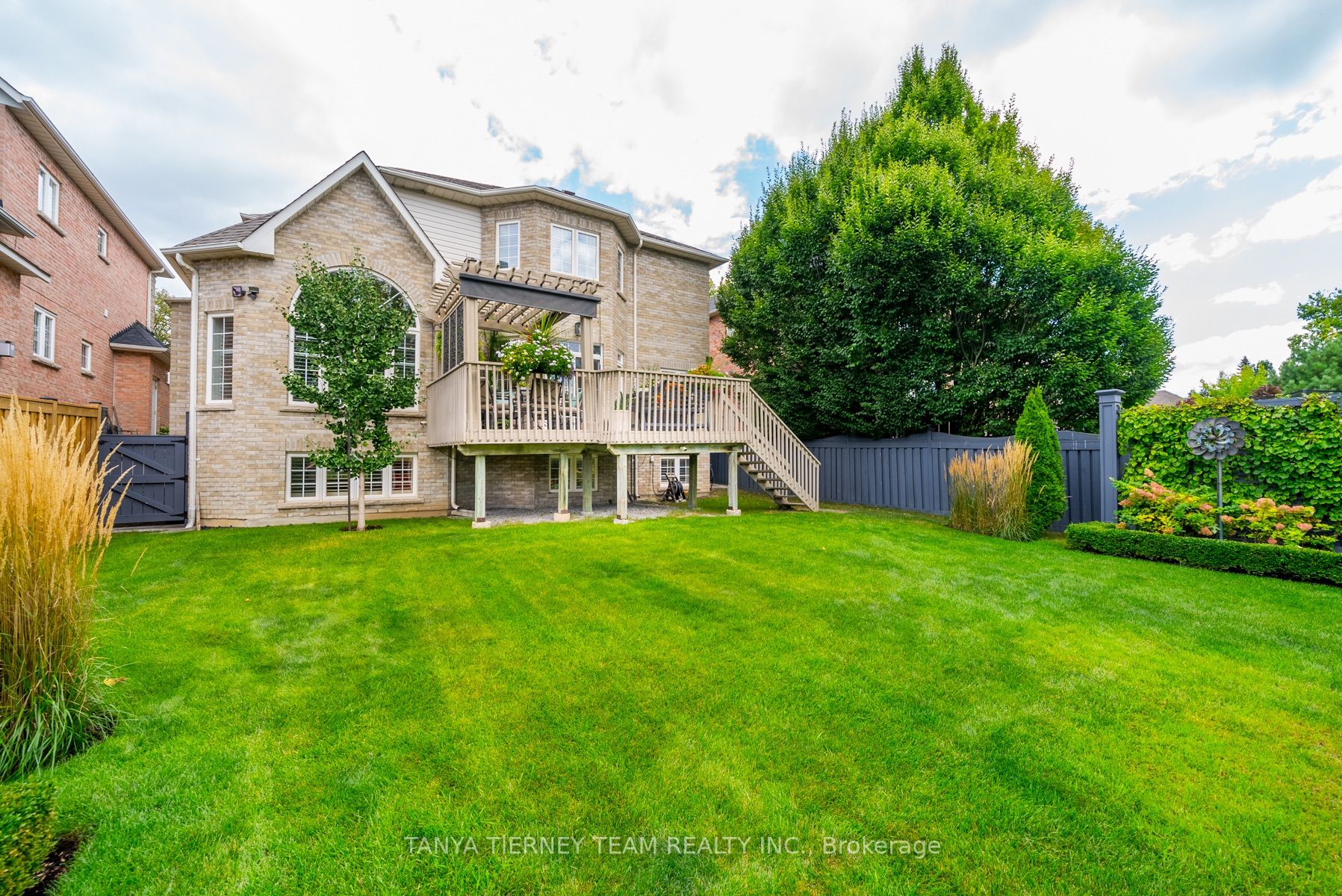 12 Lennon Crt
