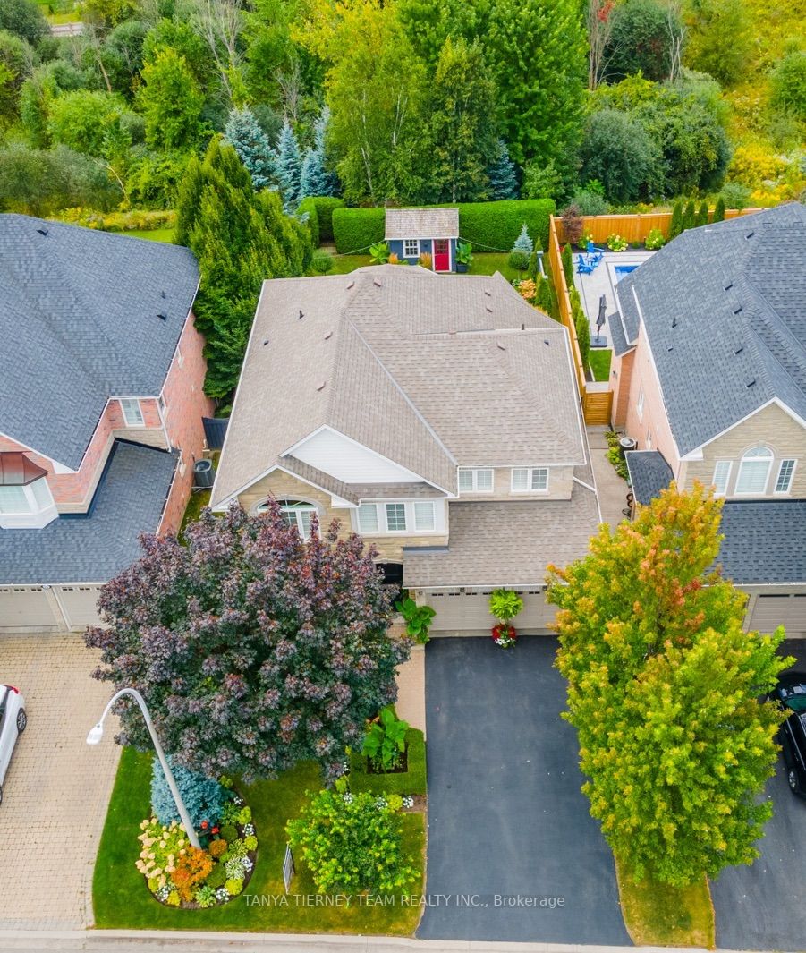 12 Lennon Crt