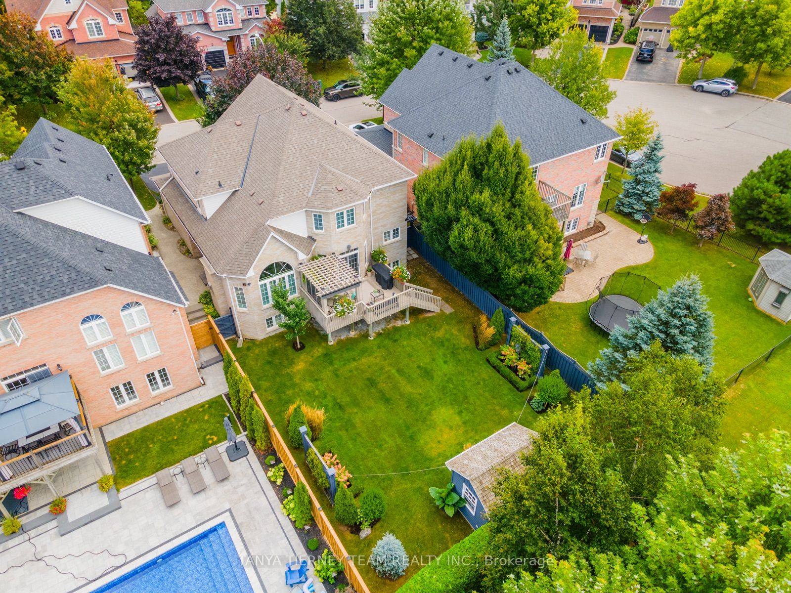 12 Lennon Crt