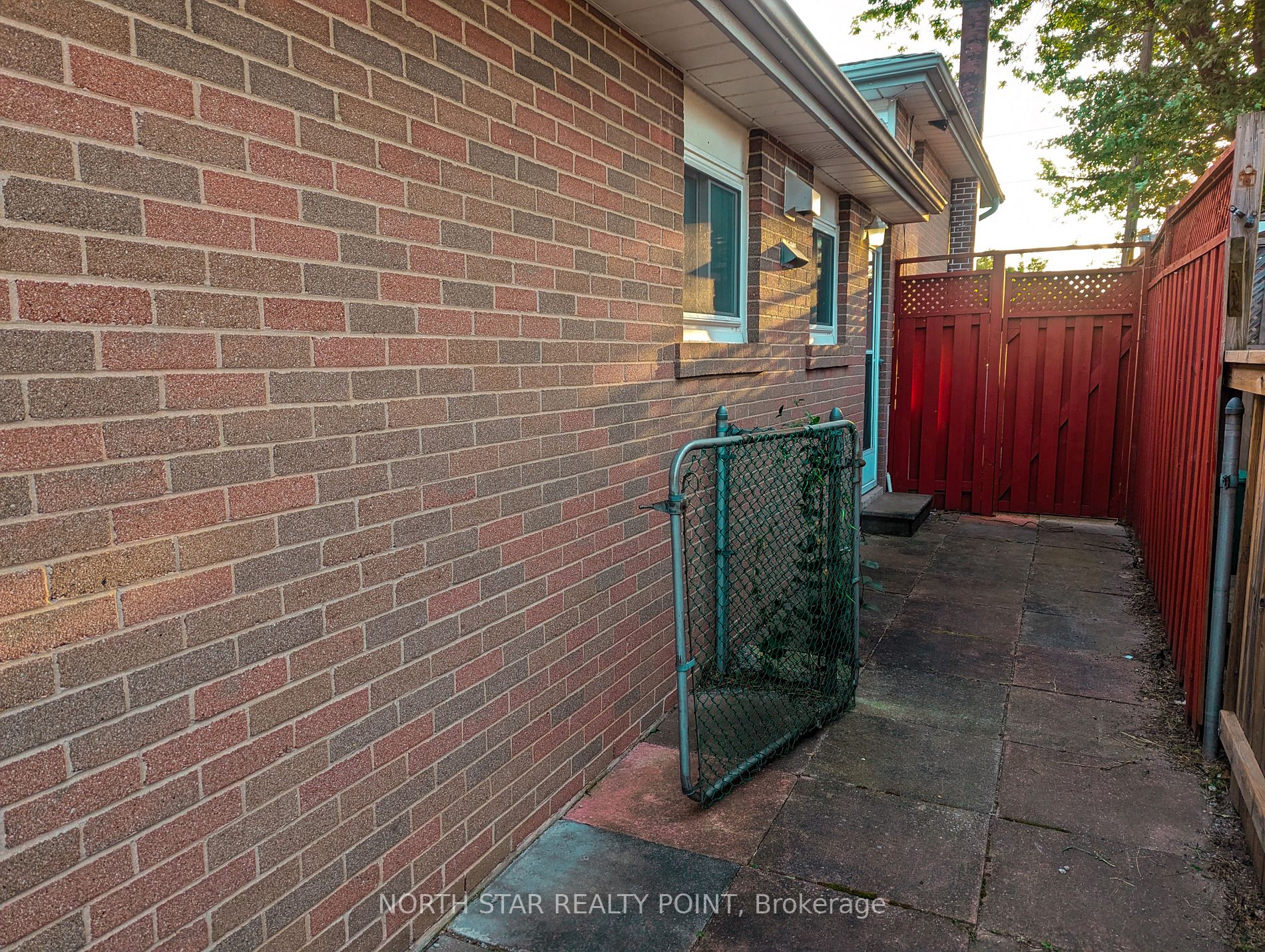 708 Cortez Ave E