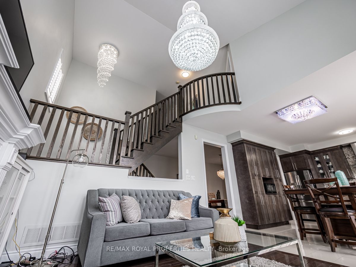 102 Sumersford Drive