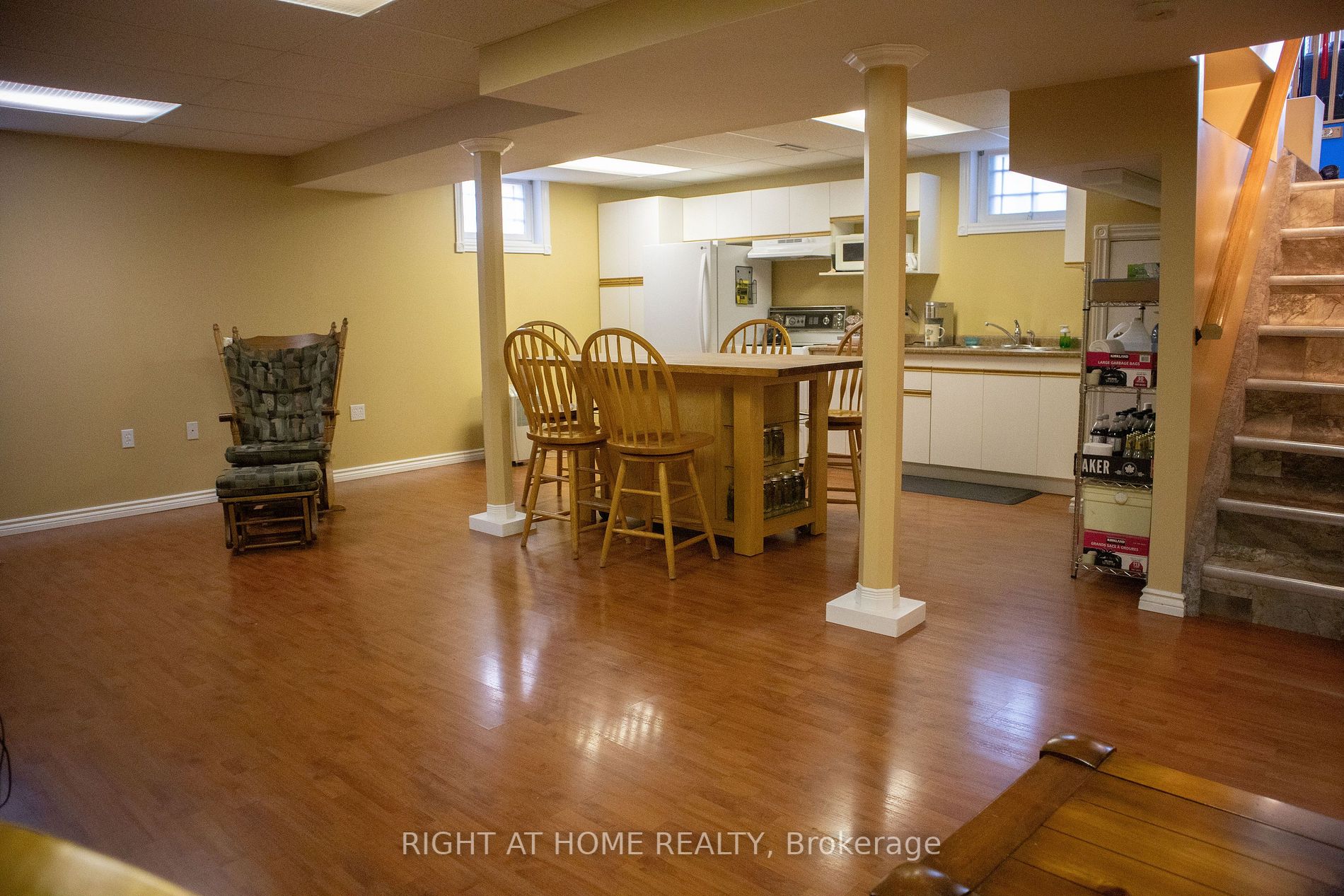 373 Welland Ave