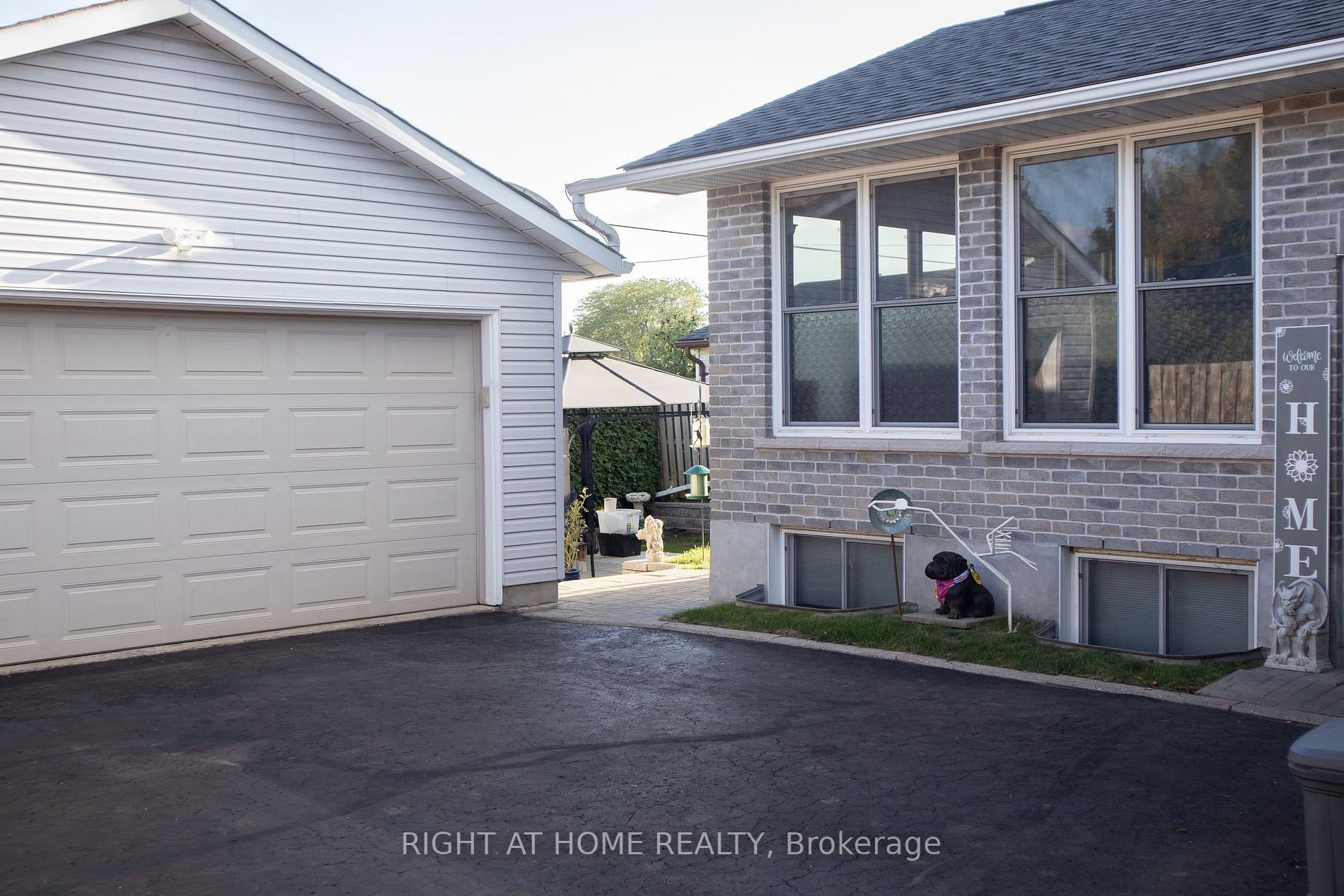 373 Welland Ave
