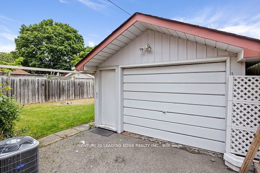 159 Cadillac Ave S