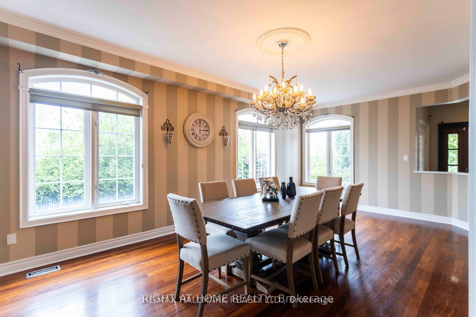 27 Lennon Crt