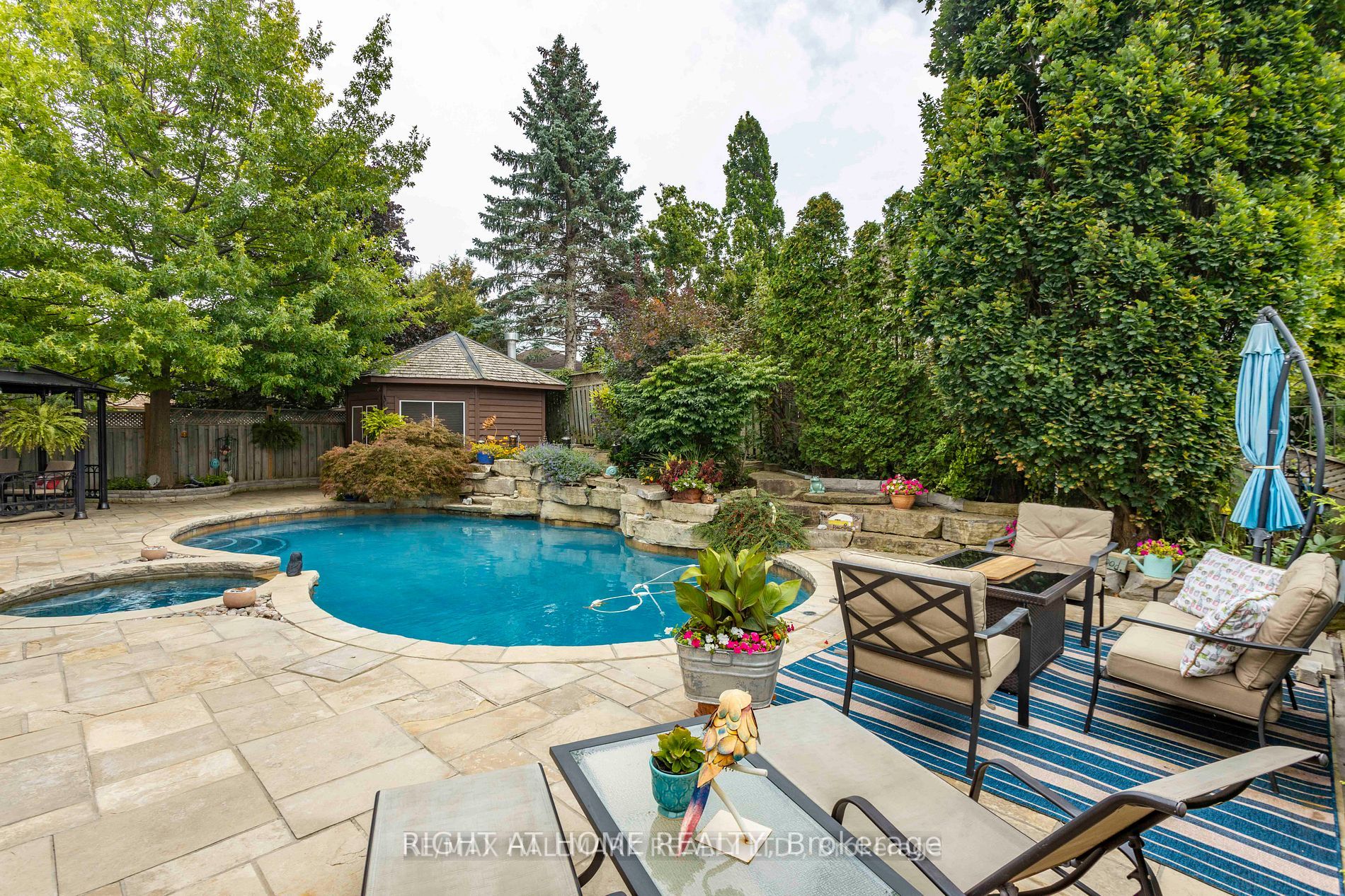 27 Lennon Crt