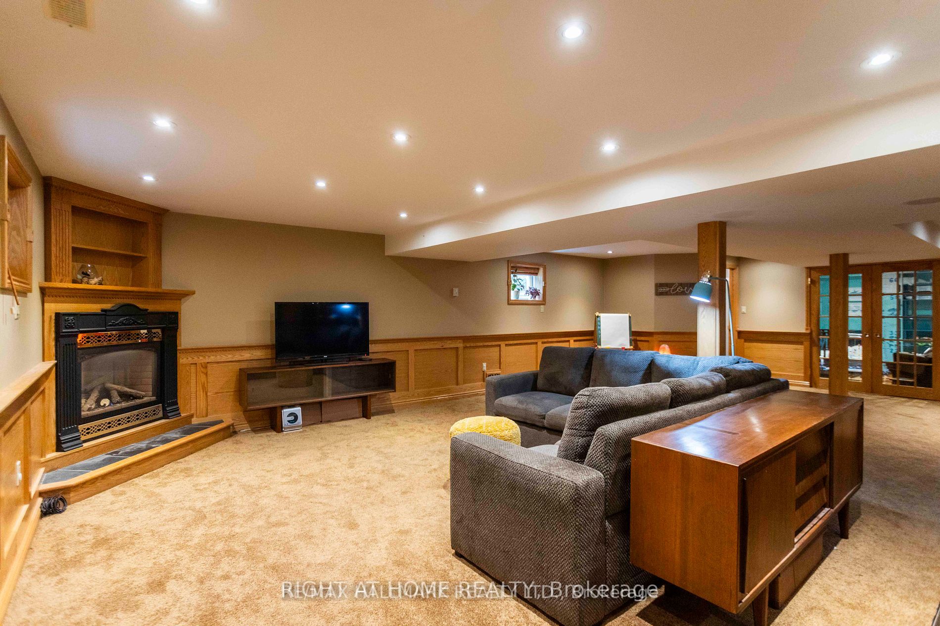 27 Lennon Crt