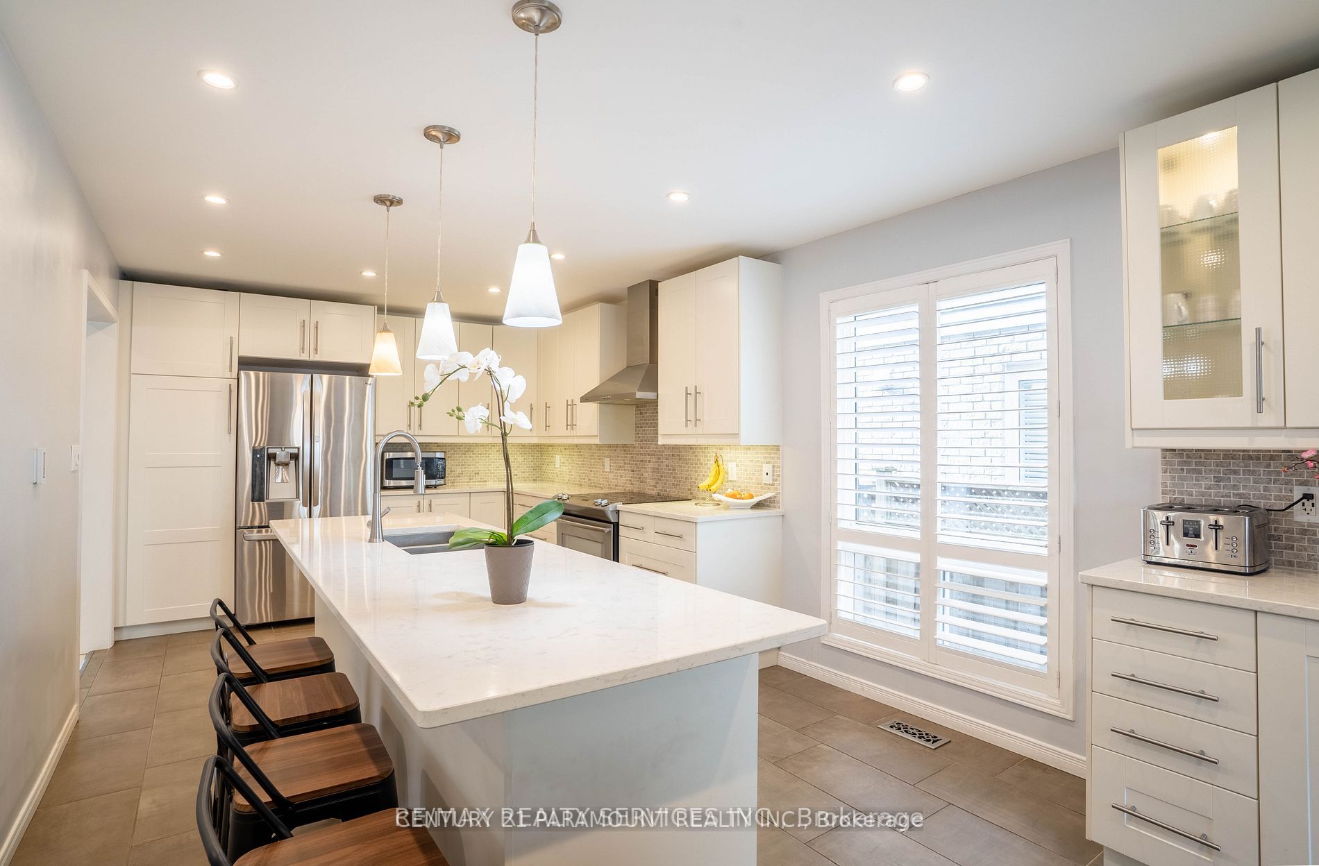 100 Fieldcrest Ave, #Upper