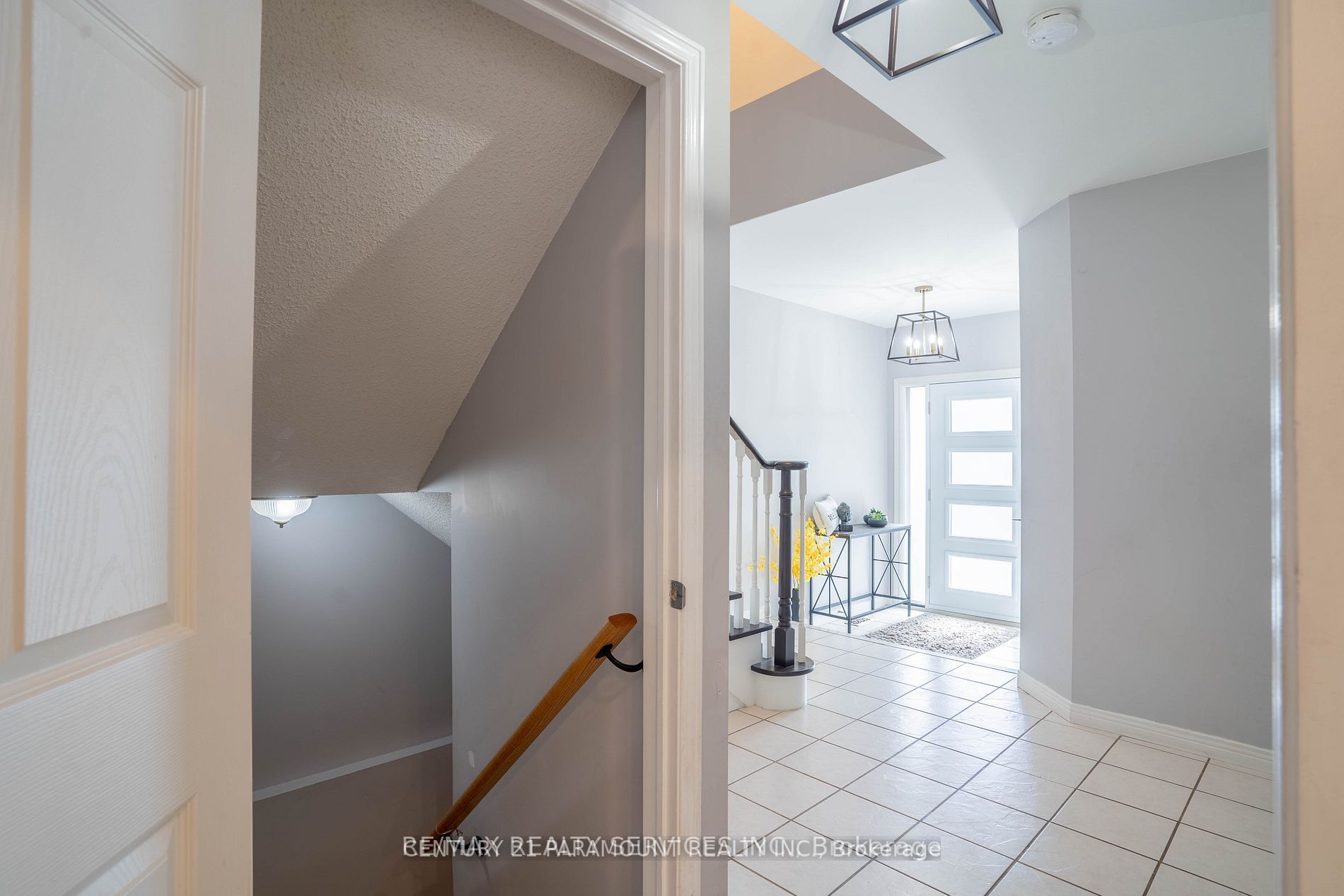 100 Fieldcrest Ave, #Upper