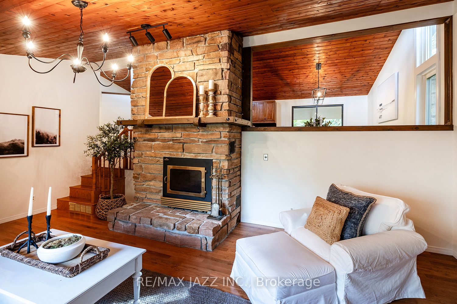 2220 Boundary Road