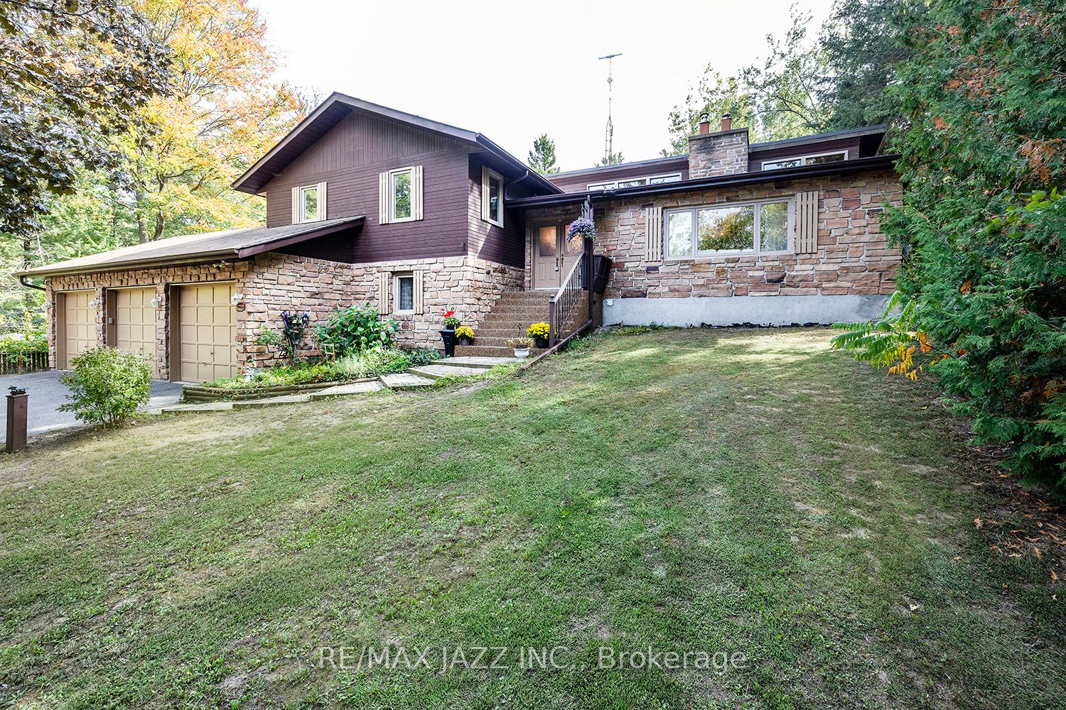 2220 Boundary Road