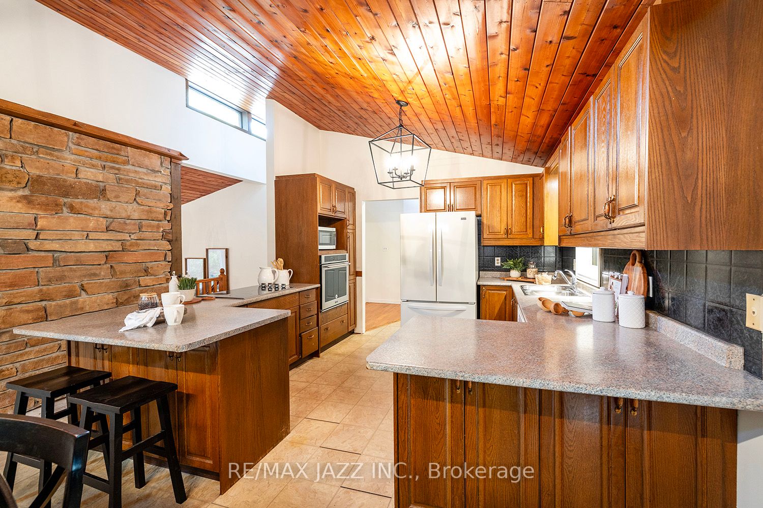 2220 Boundary Road