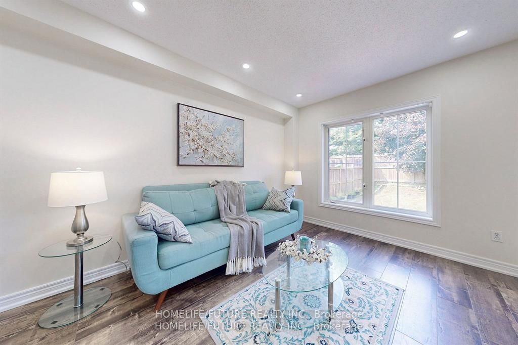 60 Boyd Crescent