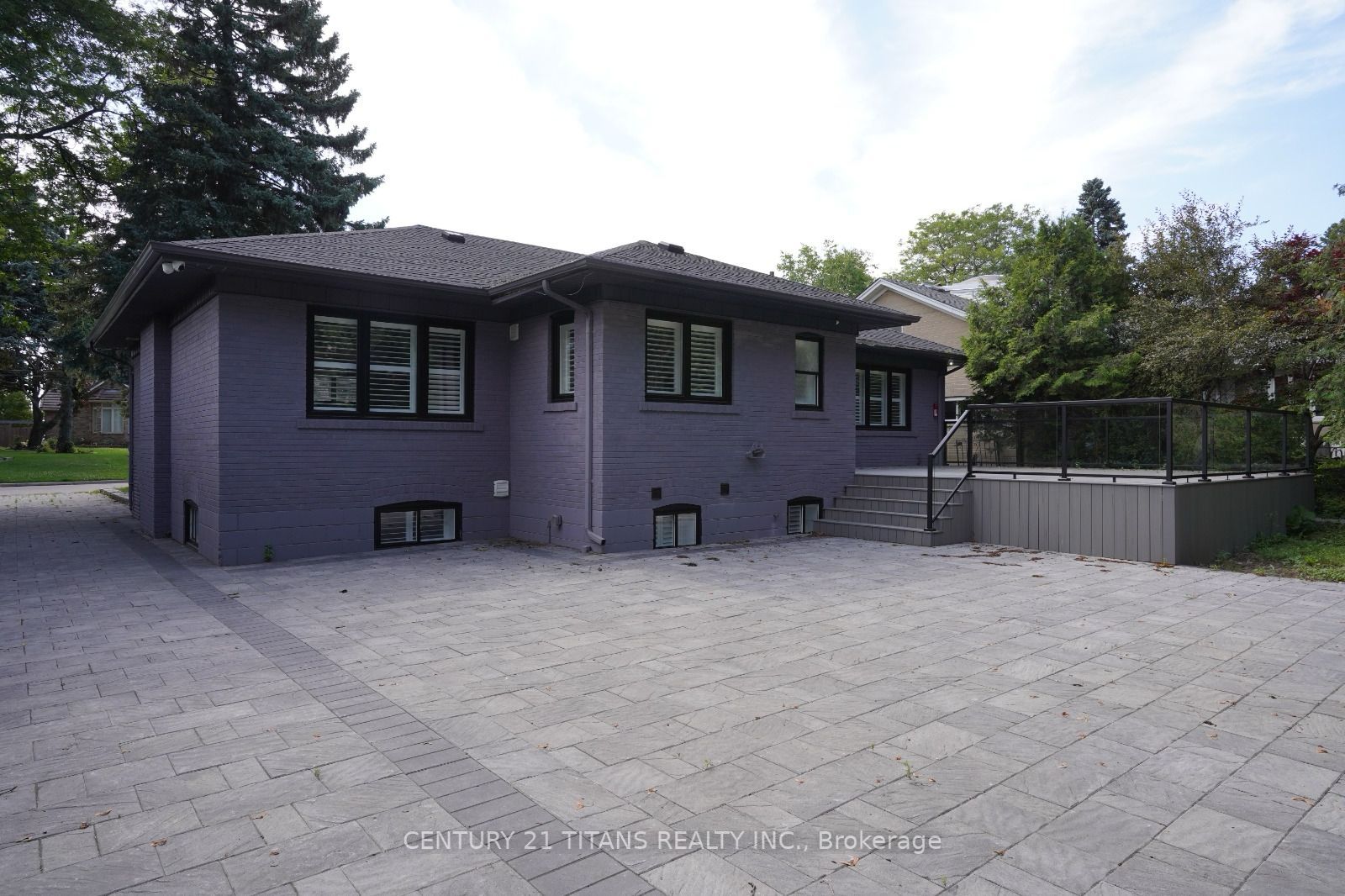 40 Hill Cres N