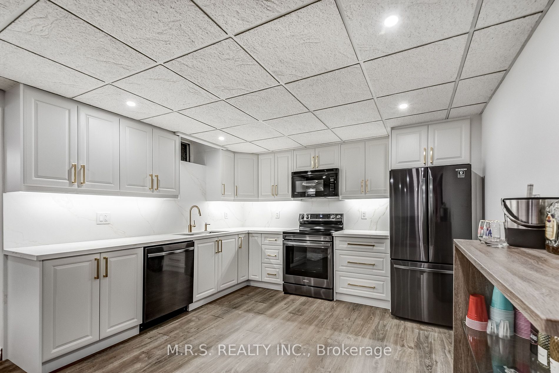 110 Glenabbey Dr