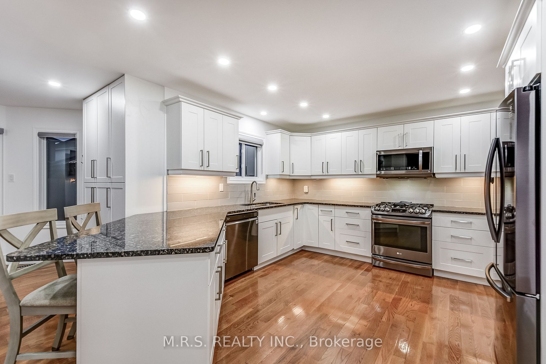 110 Glenabbey Dr