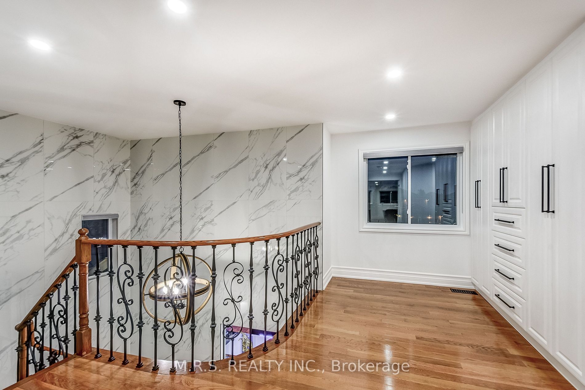 110 Glenabbey Dr