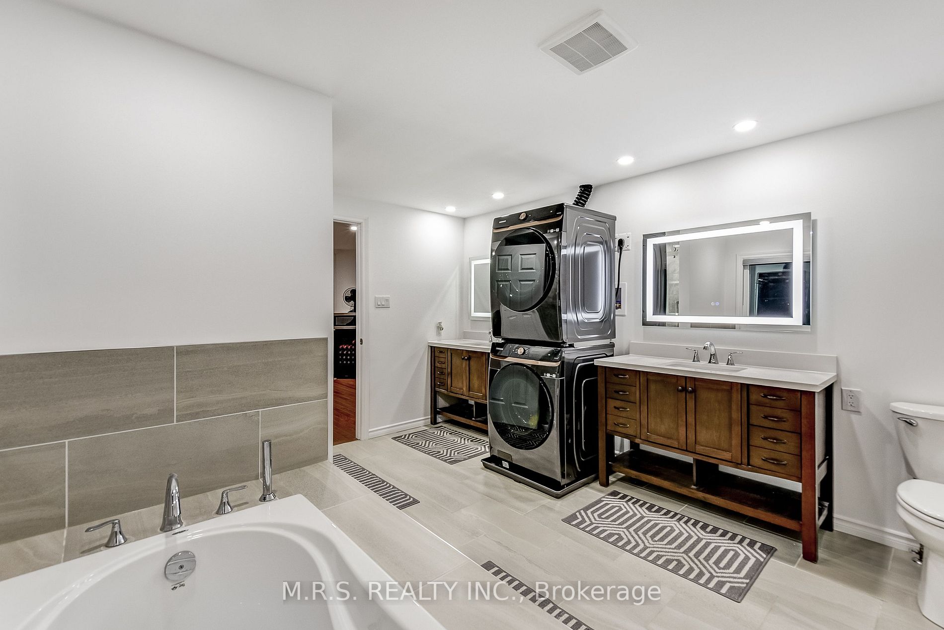 110 Glenabbey Dr