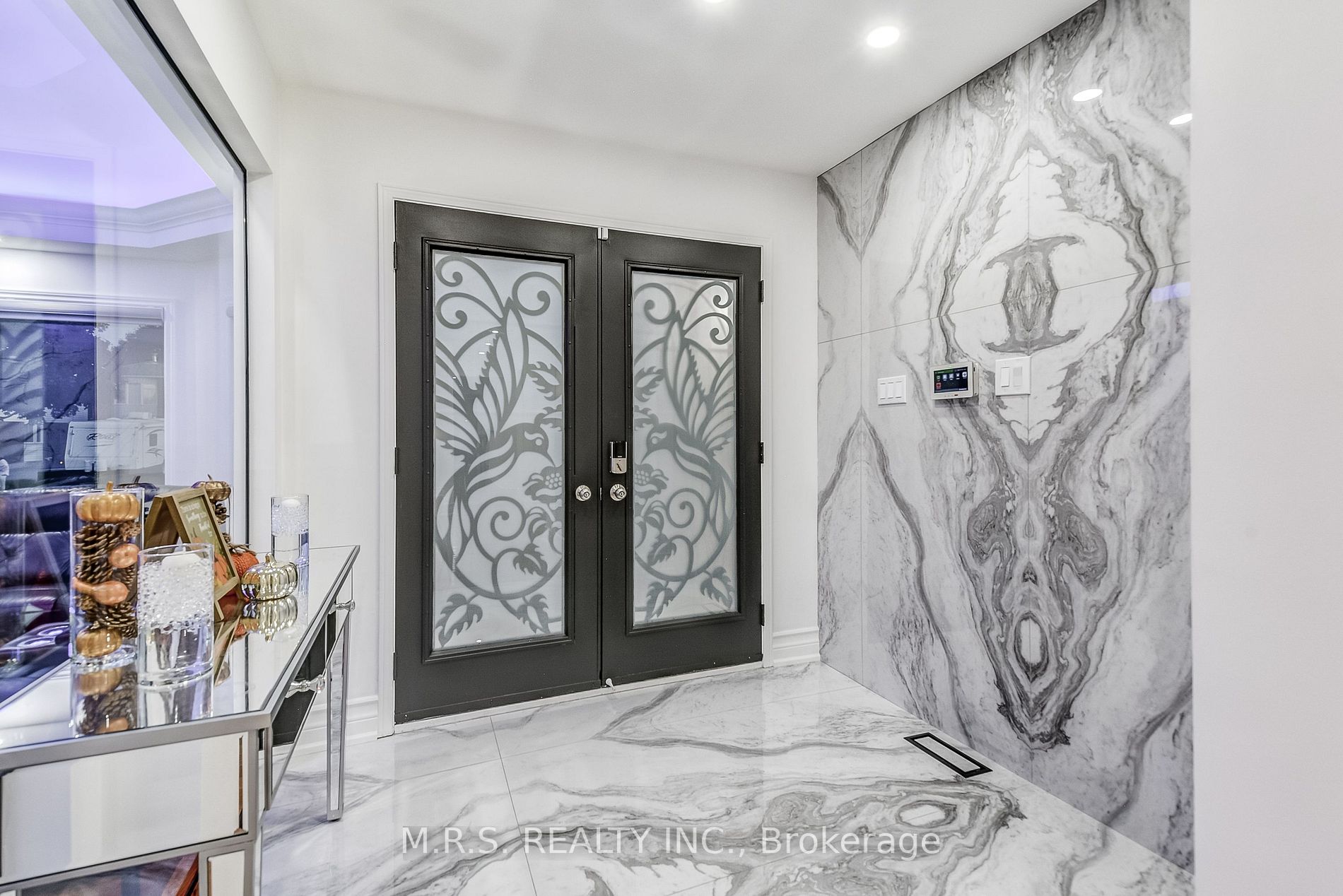 110 Glenabbey Dr
