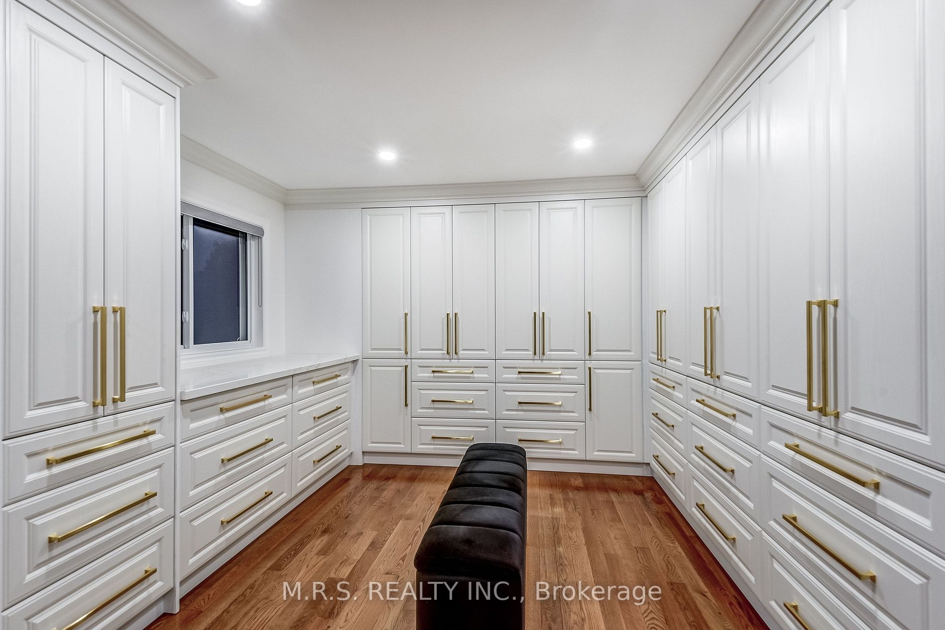 110 Glenabbey Dr