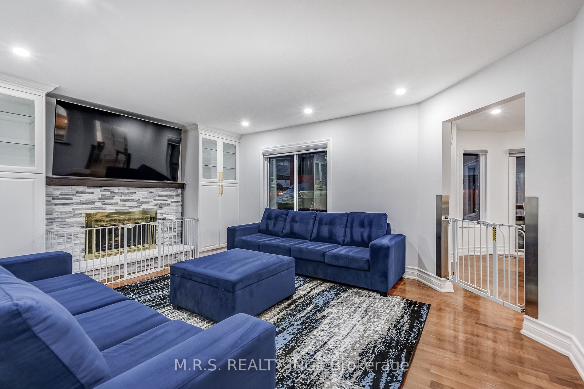 110 Glenabbey Dr