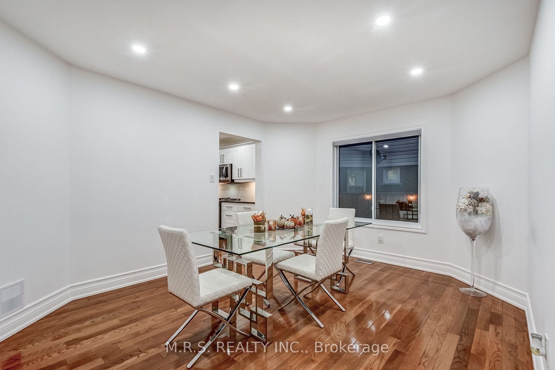 110 Glenabbey Dr