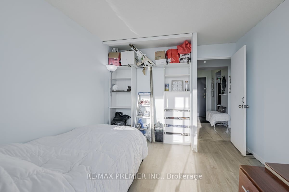 330 Mccowan Rd, #1114