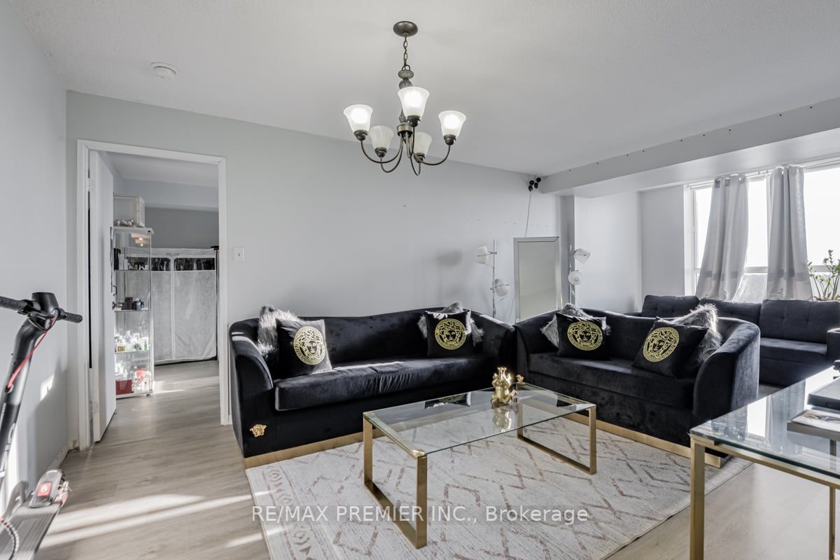 330 Mccowan Rd, #1114