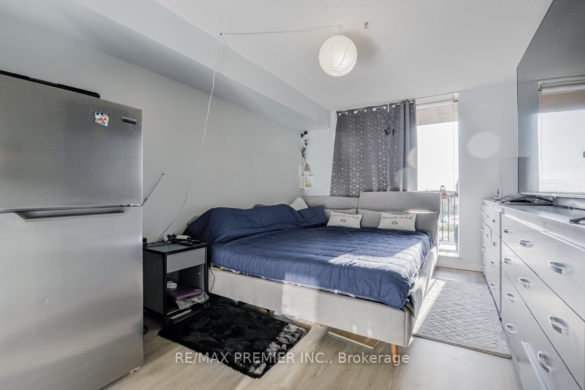 330 Mccowan Rd, #1114