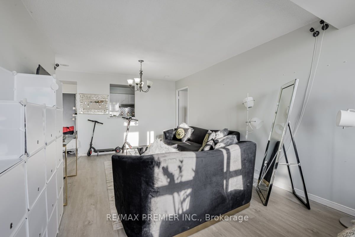 330 Mccowan Rd, #1114
