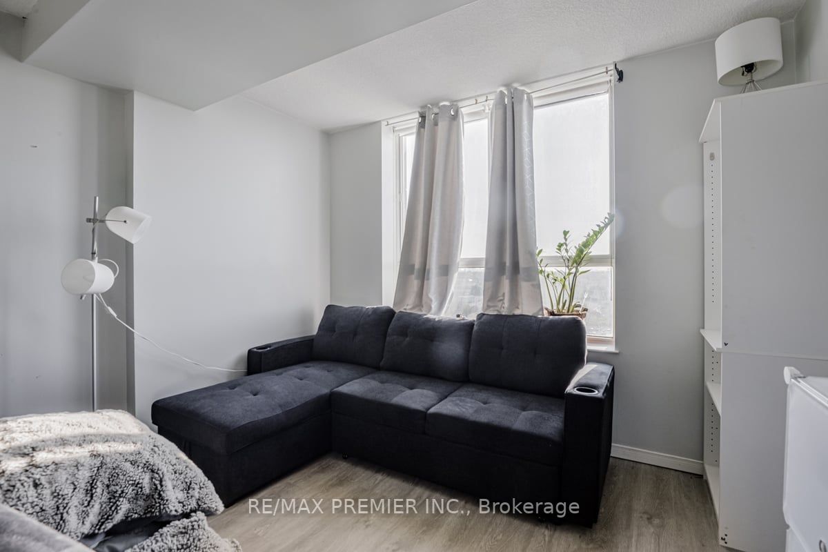 330 Mccowan Rd, #1114