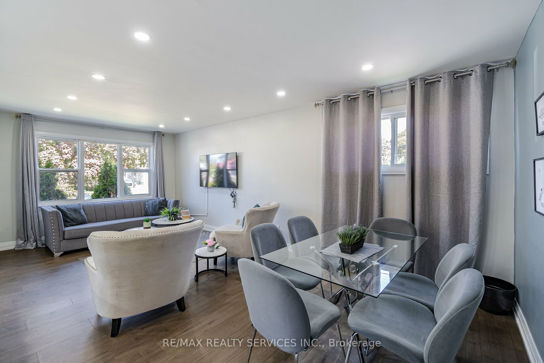 89 Darlingside Dr