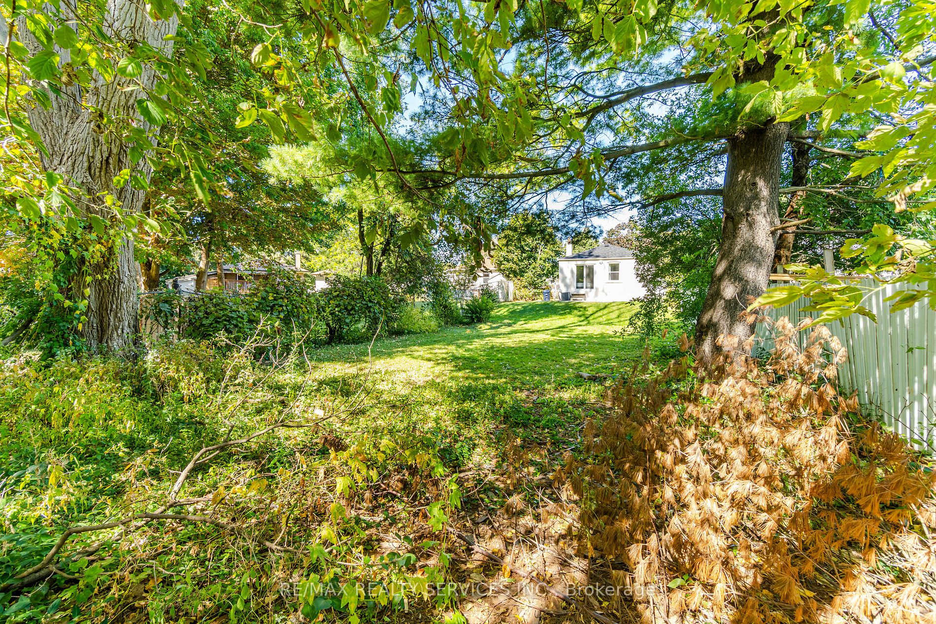 89 Darlingside Dr