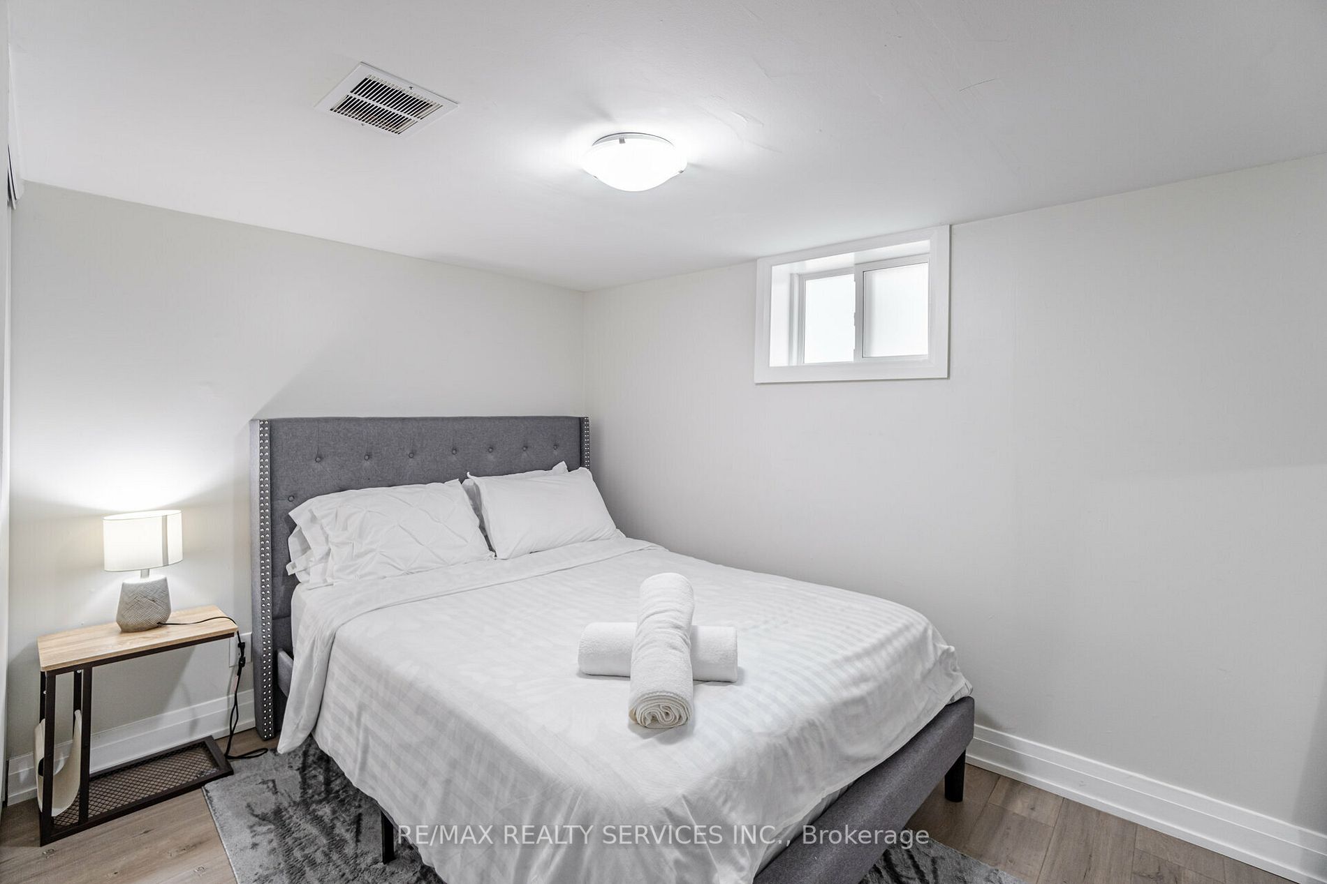 89 Darlingside Dr