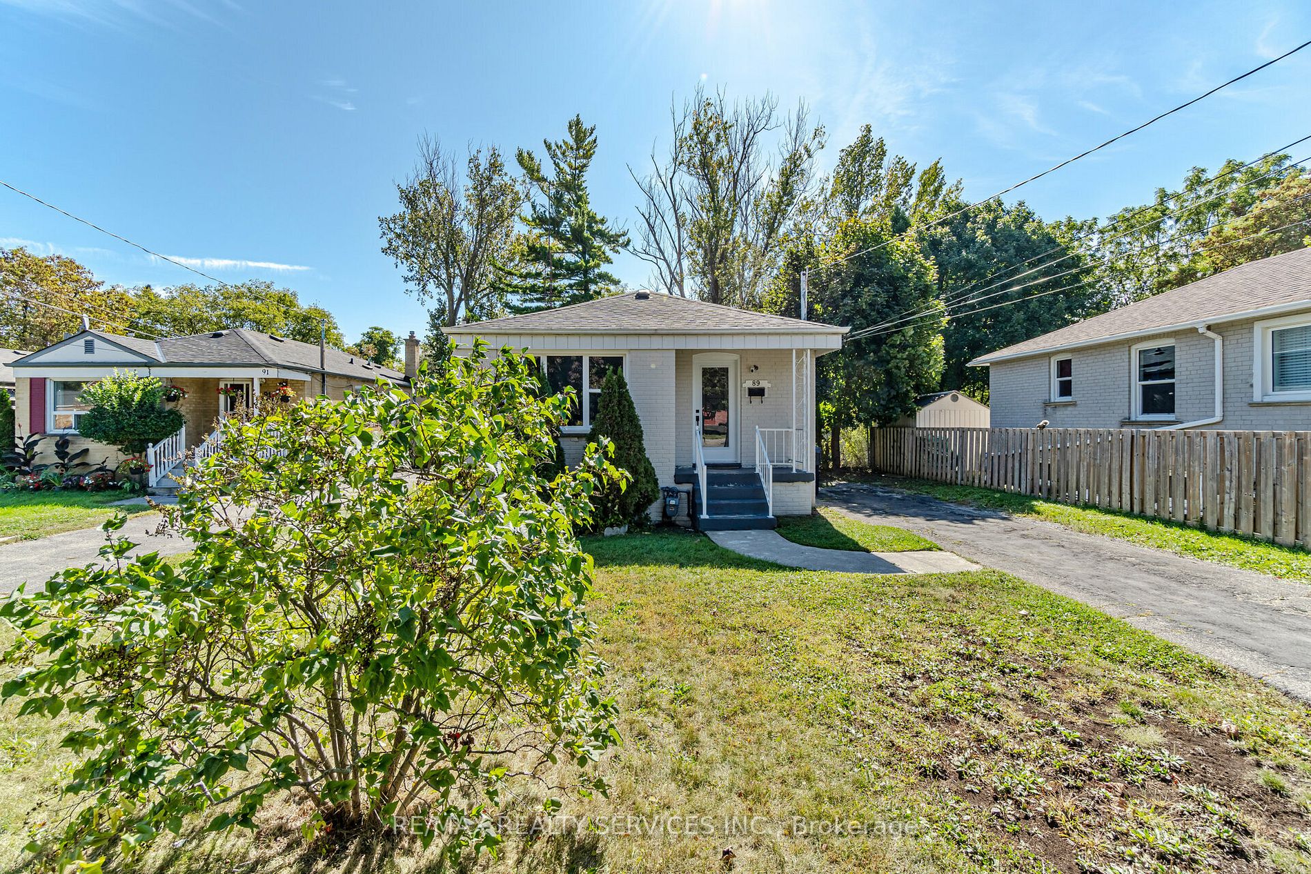 89 Darlingside Dr