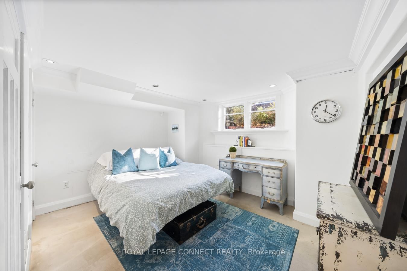 70 Pine Cres