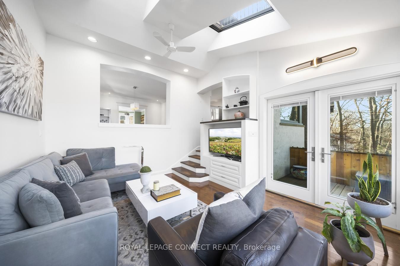 70 Pine Cres